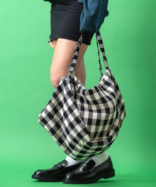 an meets zakka(アンミツザッカ)の「an meets zakka ビッグ2WAYバッグ(ショルダーバッグ・レディース・ホワイト/ベージュ/チェック/ゼブラ・ONESIZE)」の12枚目の写真