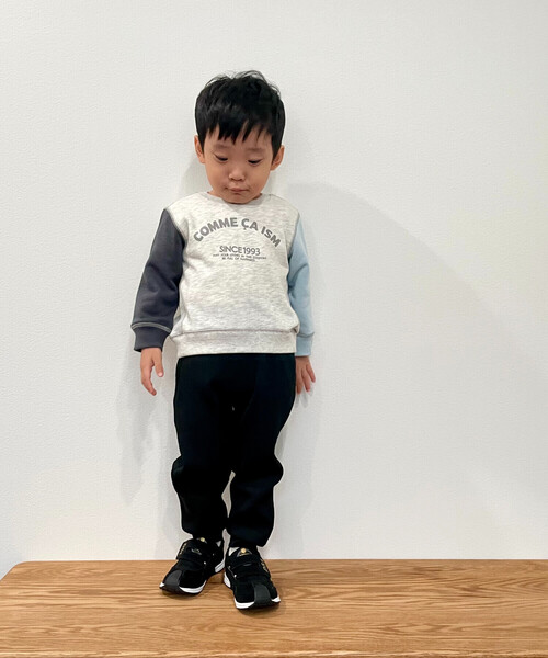 COMME CA ISM(コムサイズム)の「3本針ステッチ ベーシックロゴトレーナー(ベビーサイズ)(その他ベビー用品・キッズ・ピンク/ミント/オートミール/オフホワイト/ネイビー/ブラック・80-90cm/90-100cm)」の8枚目の写真