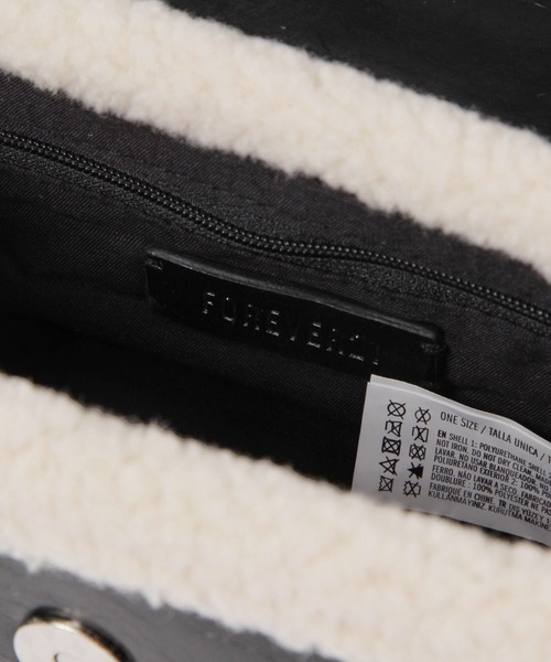 FOREVER 21（フォーエバー トゥエンティーワン）の「ボアミニショルダーバッグ（ショルダーバッグ・レディース・ブラック・FREE）」の9枚目の写真