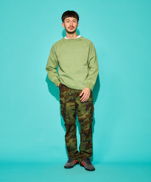 WALLA WALLA SPORT（ワラワラスポーツ）の「PIGMENT DYE 13oz CREW / ピグメント ダイ 13オンス クルー（スウェット・メンズ・ピンク/パープル/グリーン系その他/ブラック系その他/黄土色系/ダークインディゴブルー・X-LARGE/LARGE/MEDIUM）」の15枚目の写真