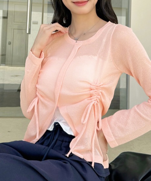 Ada.（エイダ）の「【春のレイヤードに最適】フロントスリット ドロストデザイン 長袖シアートップス（Tシャツ/カットソー・レディース・ホワイト/ブラック/ベージュ/ピンク/グレー/ライトブルー・M/L）」の6枚目の写真