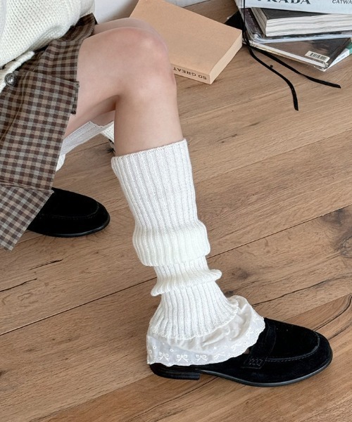 Vipoa（ヴィポア）の「RIBBON FRILL KNIT LEG WARMER（レッグウォーマー・レディース・ホワイト/ブラック/グレー・FREE）」の17枚目の写真