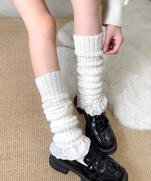 Vipoa（ヴィポア）の「RIBBON FRILL KNIT LEG WARMER（レッグウォーマー・レディース・ホワイト/ブラック/グレー・FREE）」の13枚目の写真