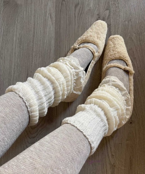 Vipoa（ヴィポア）の「RIBBON FRILL KNIT LEG WARMER（レッグウォーマー・レディース・ホワイト/ブラック/グレー・FREE）」の7枚目の写真