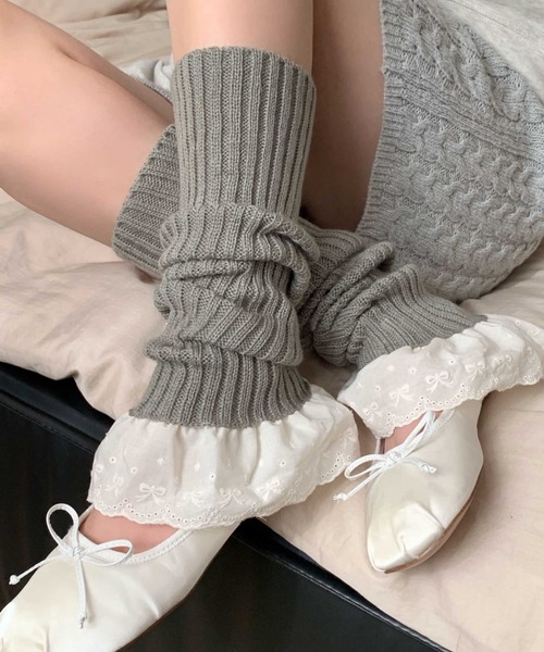 Vipoa（ヴィポア）の「RIBBON FRILL KNIT LEG WARMER（レッグウォーマー・レディース・ホワイト/ブラック/グレー・FREE）」の20枚目の写真