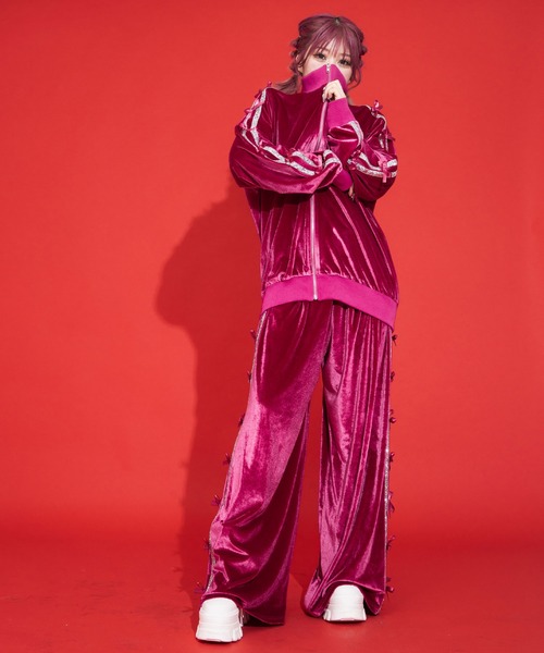 Diable baiser(ディアブルベーゼ)の「ビジューラインベロアジャージパンツ(その他パンツ・レディース・ブラック/ベビーピンク・M-L)」の13枚目の写真