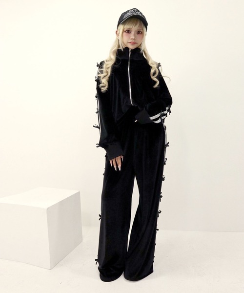 Diable baiser(ディアブルベーゼ)の「ビジューラインベロアジャージパンツ(その他パンツ・レディース・ブラック/ベビーピンク・M-L)」の18枚目の写真