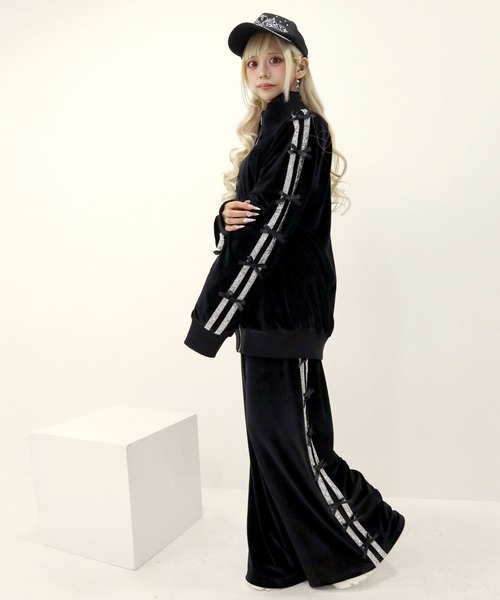 Diable baiser(ディアブルベーゼ)の「ビジューラインベロアジャージパンツ(その他パンツ・レディース・ブラック/ベビーピンク・M-L)」の19枚目の写真