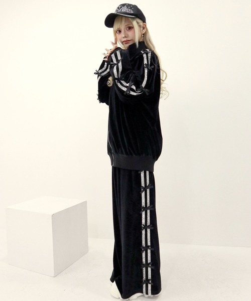 Diable baiser(ディアブルベーゼ)の「ビジューラインベロアジャージパンツ(その他パンツ・レディース・ブラック/ベビーピンク・M-L)」の6枚目の写真
