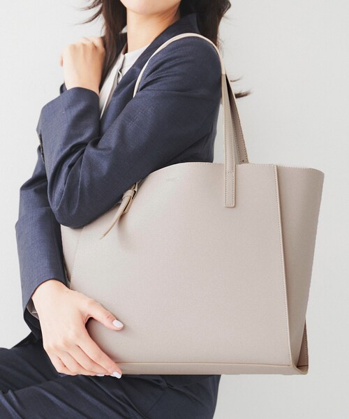 UNTITLED（アンタイトル）の「【A4書類 PC収納可】エフォートレストート（トートバッグ・レディース・ブラック/ライトグレー/ベージュ・99）」の14枚目の写真