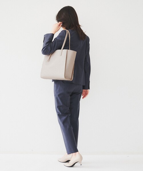 UNTITLED（アンタイトル）の「【A4書類 PC収納可】エフォートレストート（トートバッグ・レディース・ブラック/ライトグレー/ベージュ・99）」の15枚目の写真