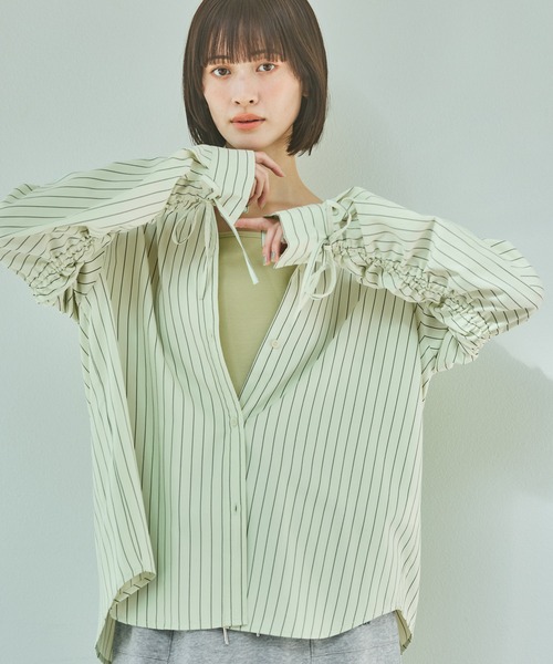 LAKOLE(ラコレ)の「袖シャーリングシャツ3 / 290748(シャツ/ブラウス・レディース・ベージュ/グリーン/ブルー・FREE)」の2枚目の写真