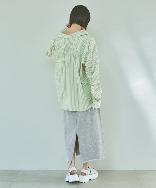 LAKOLE(ラコレ)の「袖シャーリングシャツ3 / 290748(シャツ/ブラウス・レディース・ベージュ/グリーン/ブルー・FREE)」の22枚目の写真