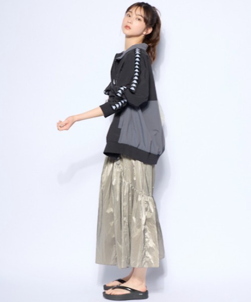 Kappa（カッパ）の「ナイロントラックジャケット (ユニセックス)（ナイロンジャケット・メンズ・ブラック/グリーン・MEDIUM/LARGE/X-LARGE）」の4枚目の写真
