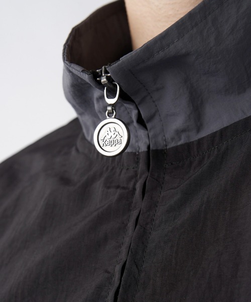 Kappa（カッパ）の「ナイロントラックジャケット (ユニセックス)（ナイロンジャケット・メンズ・ブラック/グリーン・MEDIUM/LARGE/X-LARGE）」の10枚目の写真
