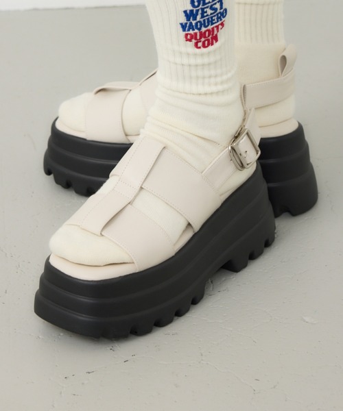 RODEO CROWNS WIDE BOWL（ロデオクラウンズワイドボウル）の「ボリュームソールグルカサンダル（サンダル・レディース・ブラック/ブルー/オフホワイト・LARGE/MEDIUM）」の2枚目の写真