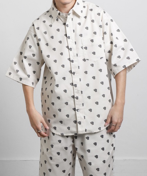 ZIP FIVE（ジップファイブ）の「【CORISCO】 TCツイル アニマル プリント ショートスリーブ シャツ / 猫 / 犬 / 半袖（シャツ/ブラウス・メンズ・ネイビー/ブラック/アイボリー・LARGE/X-LARGE/MEDIUM）」の2枚目の写真