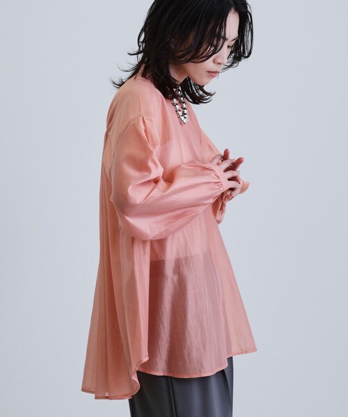 GALLEST(ギャレスト)の「シアーローンミドル丈シャツ/シアーシャツ/シアートップス【洗える】(シャツ/ブラウス・レディース・オレンジ系/サンドベージュ/ブラック/ホワイト・38/34)」の5枚目の写真