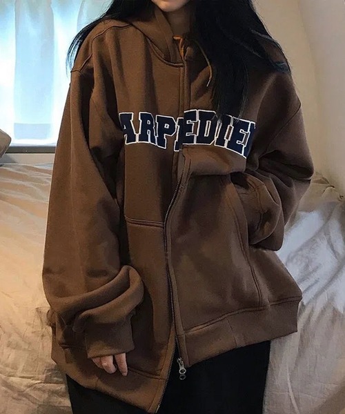 VIBGYOR（ヴィブジョー）の「[NARULA/ナルラ]カレッジスタイル オーバーサイズ ジップ パーカー(CZ)（パーカー・レディース・ブラウン/アイボリー・FREE）」の8枚目の写真