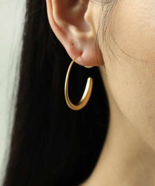 Three Four Time(スリーフォータイム)の「マットメタルフープパールキャッチピアス(ピアス(両耳用)・レディース・ゴールド/シルバー・FREE)」の9枚目の写真