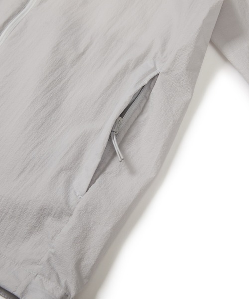 Snow Peak（スノーピーク）の「Snow Peak / Ultra Lightweight Windbreaker ウィンドブレーカー（ナイロンジャケット・メンズ・ベージュ/ネイビー/グレー・L/M/XL）」の18枚目の写真