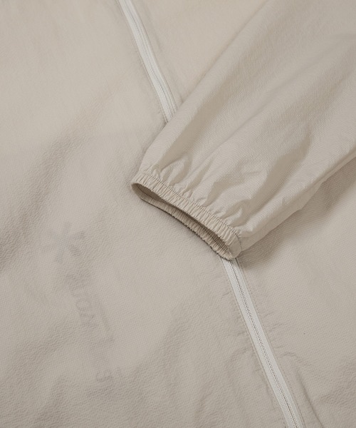 Snow Peak（スノーピーク）の「Snow Peak / Ultra Lightweight Windbreaker ウィンドブレーカー（ナイロンジャケット・メンズ・ベージュ/ネイビー/グレー・L/M/XL）」の9枚目の写真