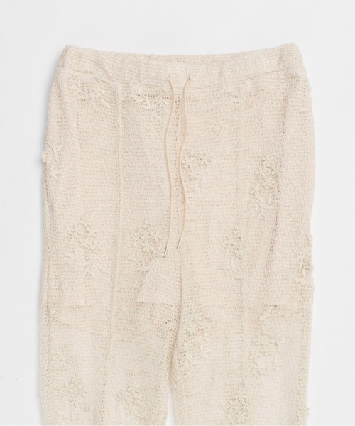 MAISON SPECIAL(メゾンスペシャル)の「Ruffle Hem Flare Pants/ラッフルヘムフレアパンツ(その他パンツ・レディース・アイボリー/ブラック/グレー・36/38)」の17枚目の写真