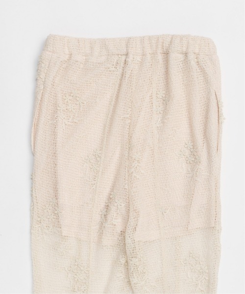 MAISON SPECIAL(メゾンスペシャル)の「Ruffle Hem Flare Pants/ラッフルヘムフレアパンツ(その他パンツ・レディース・アイボリー/ブラック/グレー・36/38)」の21枚目の写真