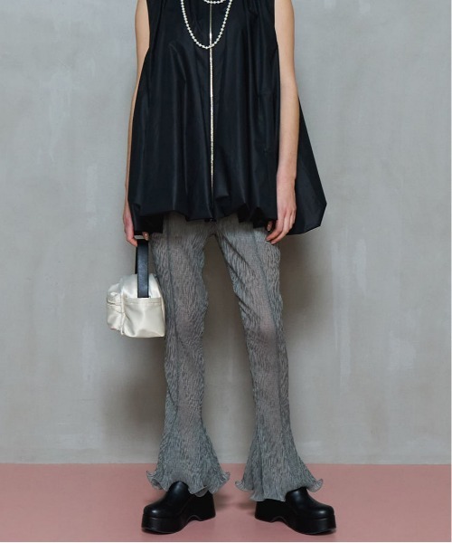 MAISON SPECIAL(メゾンスペシャル)の「Ruffle Hem Flare Pants/ラッフルヘムフレアパンツ(その他パンツ・レディース・アイボリー/ブラック/グレー・36/38)」の10枚目の写真