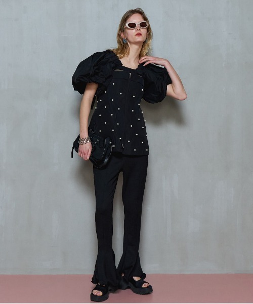 MAISON SPECIAL(メゾンスペシャル)の「Ruffle Hem Flare Pants/ラッフルヘムフレアパンツ(その他パンツ・レディース・アイボリー/ブラック/グレー・36/38)」の9枚目の写真