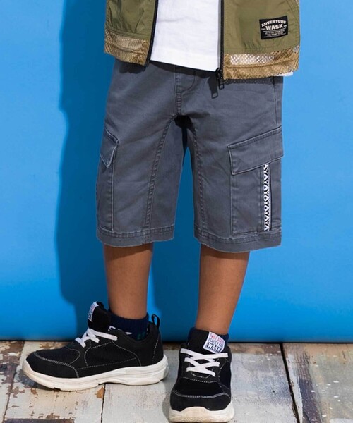 WASK（ワスク）の「【お揃い】5.5分丈柄テープポケットクライマーツイルパンツ(100~160cm)（カーゴパンツ・キッズ・グレー/グリーン・150cm/160cm/140cm）」の2枚目の写真