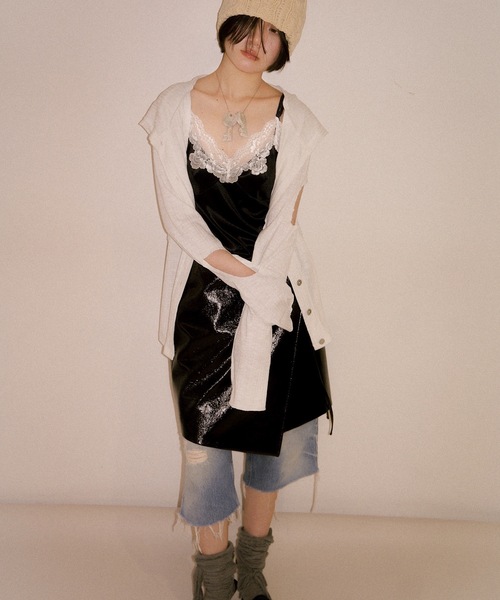 igi（イジ）の「SLICK WRAP SKIRT / エナメルレザーライク巻きスカート（スカート・レディース・ボルドー/ベージュ/ブラック/ホワイト・FREE）」の20枚目の写真