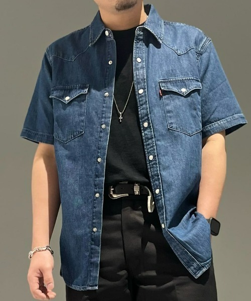Levi's(リーバイス)の「Levi's(リーバイス)クラシックウエスタンショートスリーブシャツ(シャツ/ブラウス・メンズ・ダークインディゴブルー・M/S/L)」の1枚目の写真