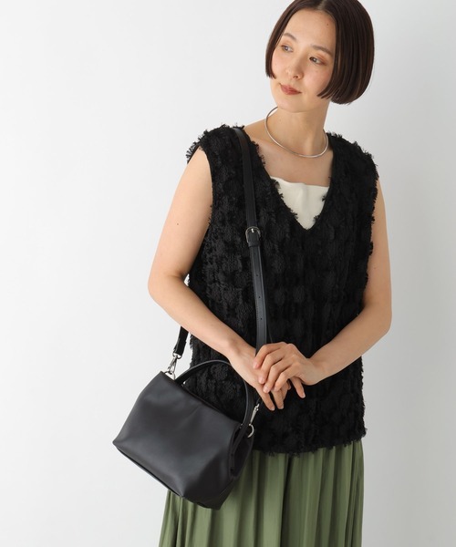 LEPSIM（レプシィム）の「フェイクレザーソフトミニバッグ　328002（ショルダーバッグ・レディース・ガンメタ/ブラック・ONE SIZE）」の5枚目の写真