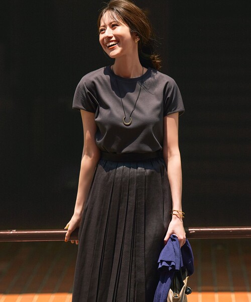 23区（ニジュウサンク）の「【洗える】ソフトシアーフィルム タック スカート（スカート・レディース・ベージュ系/ダークブラウン系/ライトオレンジ系/ダークグリーン系・36/40/38）」の5枚目の写真