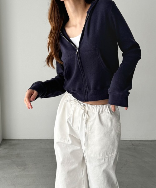 CANAL JEAN(キャナルジーン)の「HARING アイレットジップパーカー(パーカー・レディース・ネイビー/グレー・ONE SIZE)」の4枚目の写真