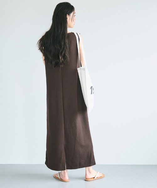 coca（coca）（コカ）の「エンボスボートネックマキシワンピース（ワンピース・レディース・ブラウン/ブラック・L/S/M）」の8枚目の写真