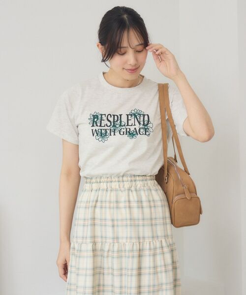 RETRO GIRL(レトロガール)の「花刺繍チビTEE(Tシャツ/カットソー・レディース・ライトグレー/ブラック/オフホワイト・FREE)」の14枚目の写真