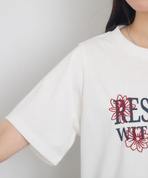 RETRO GIRL(レトロガール)の「花刺繍チビTEE(Tシャツ/カットソー・レディース・ライトグレー/ブラック/オフホワイト・FREE)」の6枚目の写真
