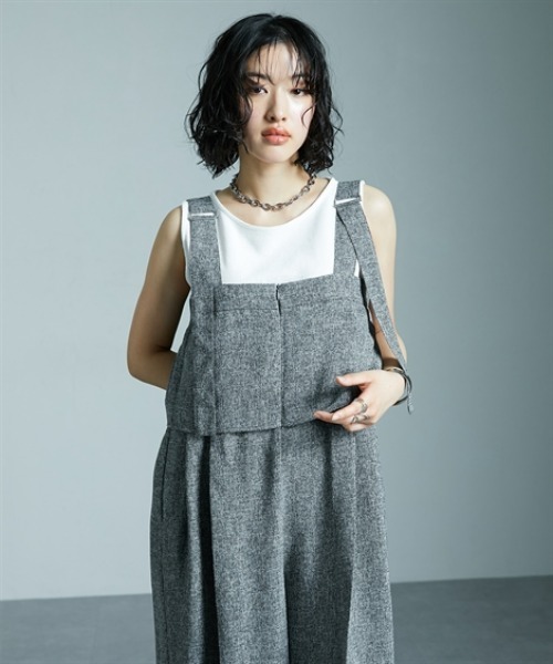 Soiunique（スワユニーク）の「サマーツイード素材ドレープサロペットワイドパンツ ［Soiunique］（つなぎ/オールインワン・レディース・ブラック/グレー・FREE）」の8枚目の写真