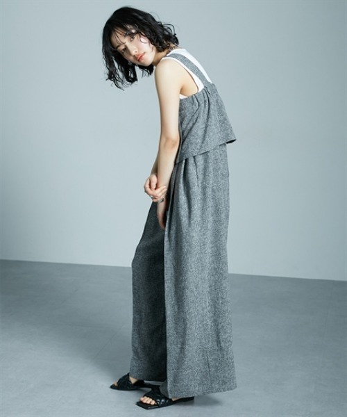 Soiunique（スワユニーク）の「サマーツイード素材ドレープサロペットワイドパンツ ［Soiunique］（つなぎ/オールインワン・レディース・ブラック/グレー・FREE）」の12枚目の写真