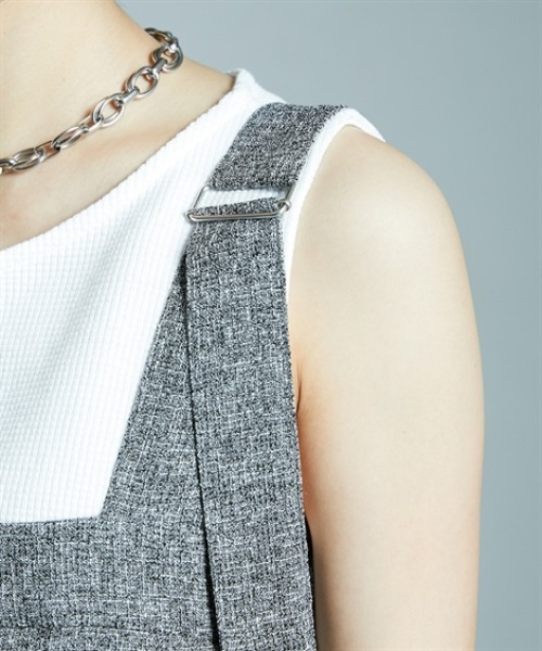 Soiunique（スワユニーク）の「サマーツイード素材ドレープサロペットワイドパンツ ［Soiunique］（つなぎ/オールインワン・レディース・ブラック/グレー・FREE）」の19枚目の写真