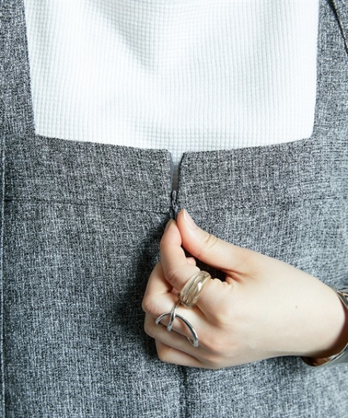 Soiunique（スワユニーク）の「サマーツイード素材ドレープサロペットワイドパンツ ［Soiunique］（つなぎ/オールインワン・レディース・ブラック/グレー・FREE）」の20枚目の写真