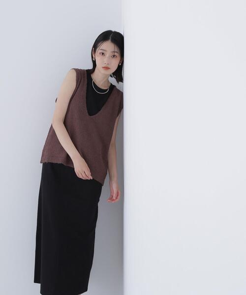 NATURAL BEAUTY BASIC(ナチュラルビューティーベーシック)の「◇Vネックニットベスト&ナローワンピース(ワンピース・レディース・ベージュ系その他/ブラック系その他/グレー系その他・MEDIUM/P/S)」の1枚目の写真