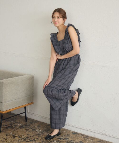 RETRO GIRL（レトロガール）の「ギャザーフリルサロペット（サロペット/オーバーオール・レディース・ナチュラル/ブラック系その他2/ブラウン・FREE）」の4枚目の写真