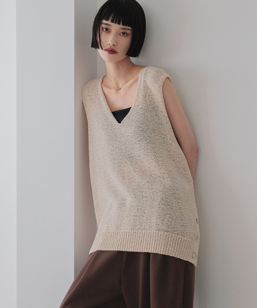 LOWRYS FARM（ローリーズファーム）の「テープヤーンオーバーベスト　574808（ベスト・レディース・ブラック/アイボリー/グレー・FREE）」の15枚目の写真