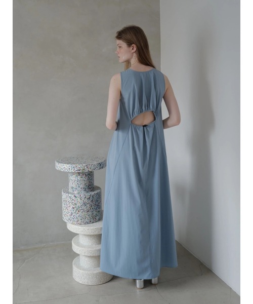 TRUNC(トランクエイティーエイト)の「Ice Touch Back Open Dress(ワンピース・レディース・ブラック/ブルー/ベージュ・FREE)」の1枚目の写真