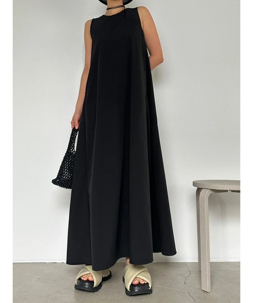 TRUNC(トランクエイティーエイト)の「Ice Touch Back Open Dress(ワンピース・レディース・ブラック/ブルー/ベージュ・FREE)」の4枚目の写真