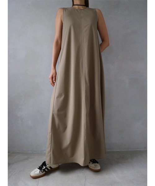 TRUNC(トランクエイティーエイト)の「Ice Touch Back Open Dress(ワンピース・レディース・ブラック/ブルー/ベージュ・FREE)」の6枚目の写真
