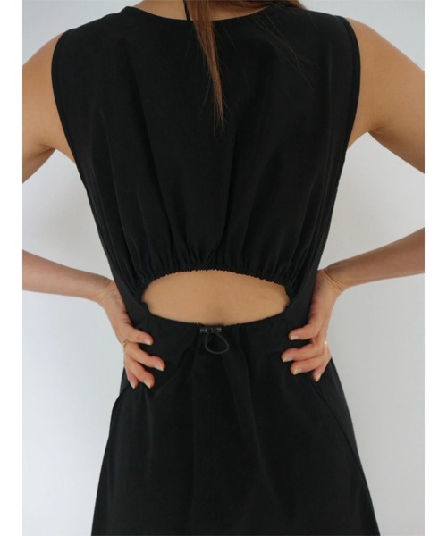 TRUNC(トランクエイティーエイト)の「Ice Touch Back Open Dress(ワンピース・レディース・ブラック/ブルー/ベージュ・FREE)」の14枚目の写真